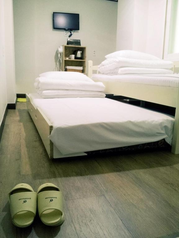 24 Guesthouse Sinchon Hongdae Seoel Buitenkant foto