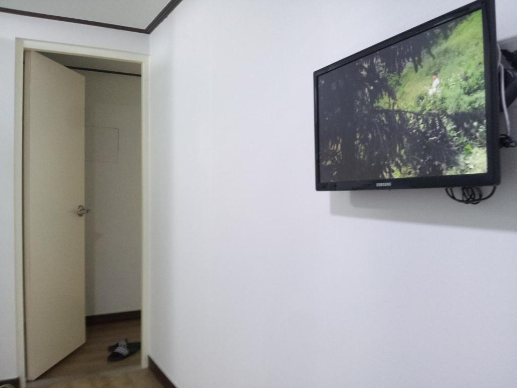 24 Guesthouse Sinchon Hongdae Seoel Buitenkant foto