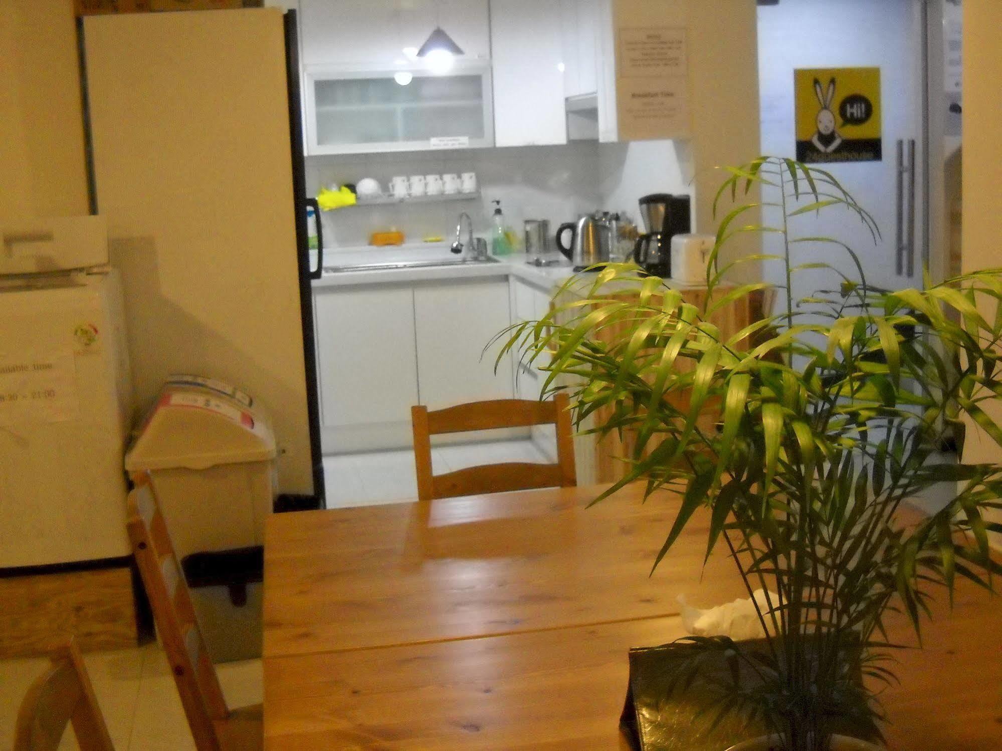 24 Guesthouse Sinchon Hongdae Seoel Buitenkant foto